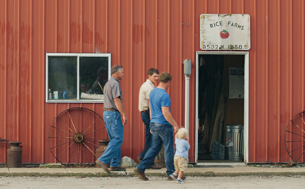 https://www.redgoldtomatoes.com/images/default-source/family-farmed/rice-family/rice1.jpg?sfvrsn=d71f346c_4