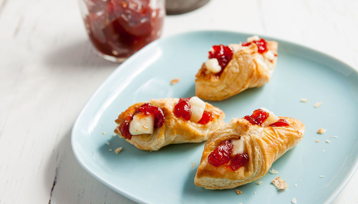 Brie Cheese in Puff Pastry with Tomato Jam
