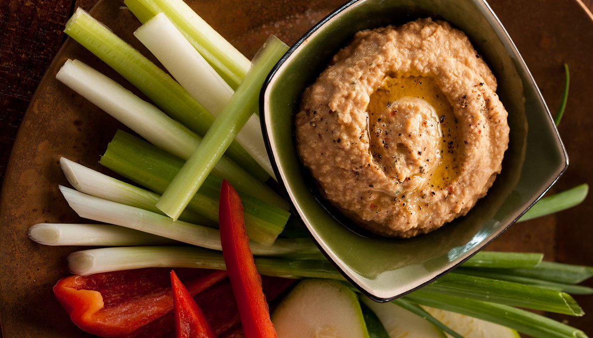 Tomato Basil Hummus