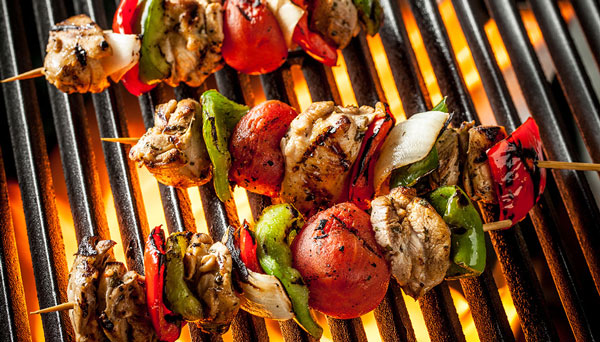 grilled-chicken-fajita-skewers_600x342