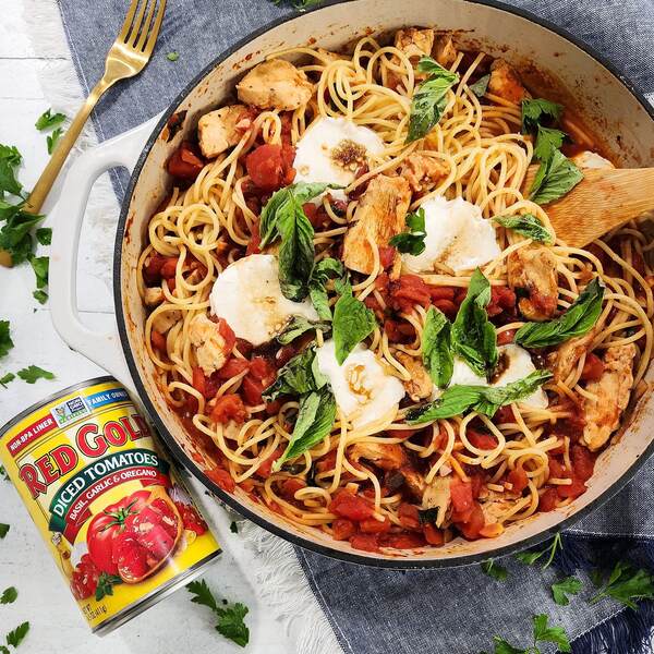 rg-easy-chicken-caprese-pasta-sq (2)